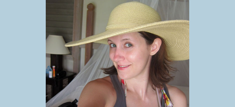 A tilt of the hat to this Southern belle in training